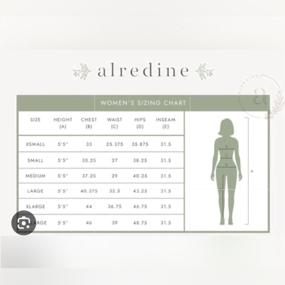 Women Leopard Bell Sleeve Crop Top_Blouse_Medium - Picture 6 of 7